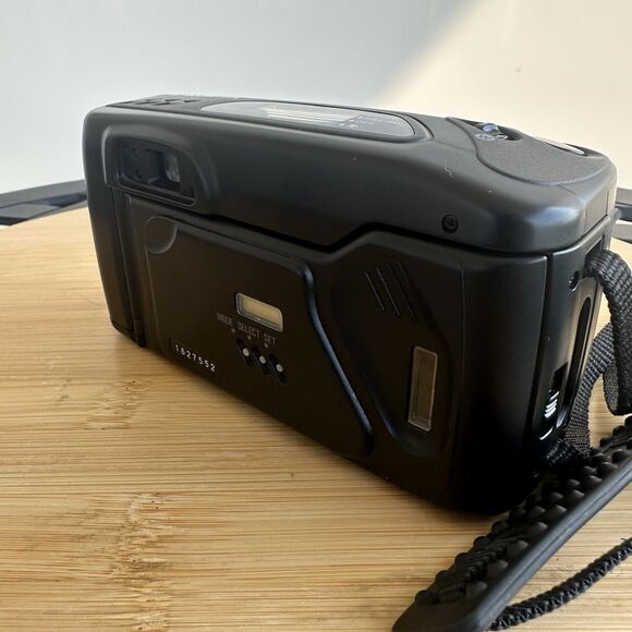 Samsung AF Zoom 777i 35mm Film Point And Shoot Camera Black Untested - Picture 4 of 14